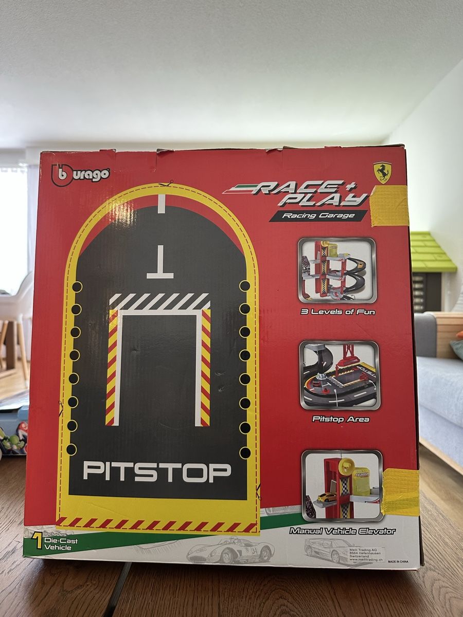 Bburago Modellini d'auto: Burago Ferrari Garage 1/43 – Usato da Wetzikon ZH venduto da Armend-08 1