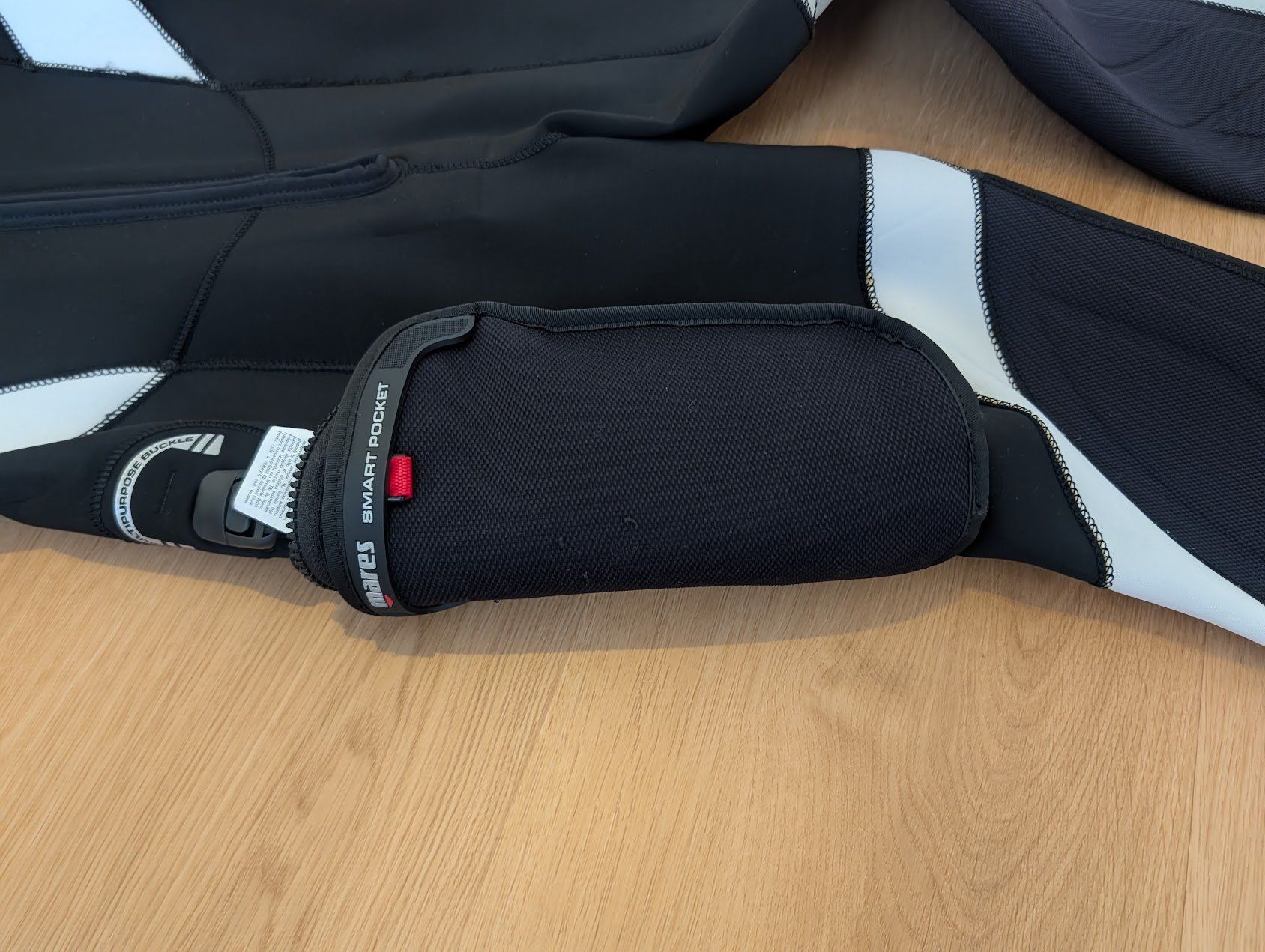 Mares Tauchanzüge: Neopren Mares Flexa 322, Gr. 4,Beintasche – Gebraucht aus Möhlin von Mattson 2