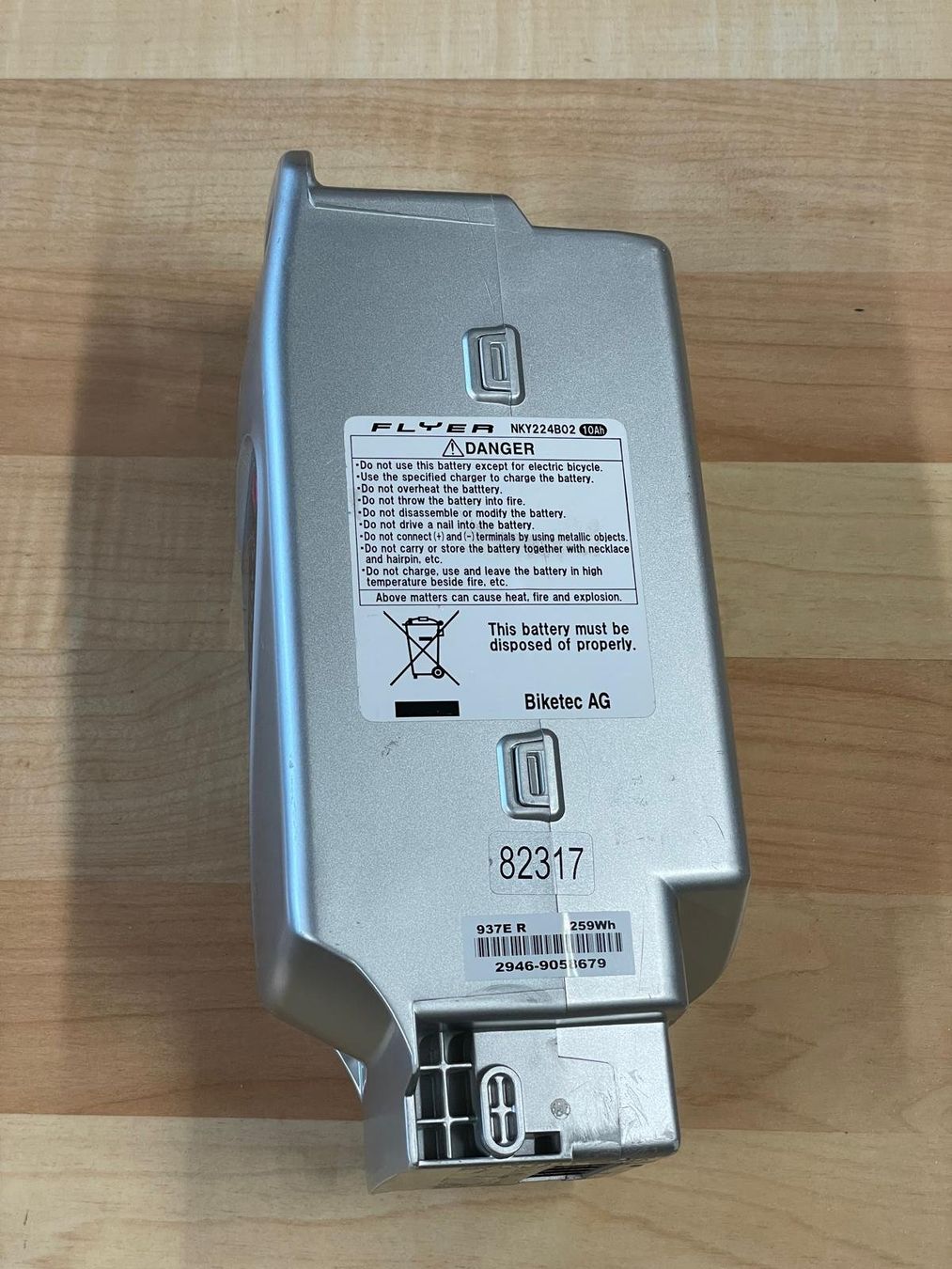 Flyer Akkus: Flyer Akkubox 26V  NKY224B02 – Gebraucht aus Aristau von  3