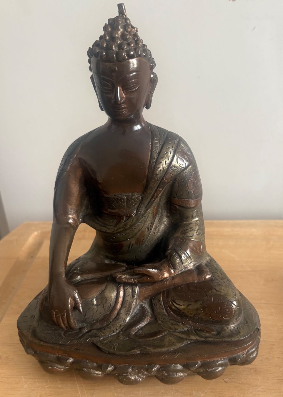 Figuren: Buddha Figur Bronze Sitzend  24 cm – Gebraucht aus Frick von Rukki