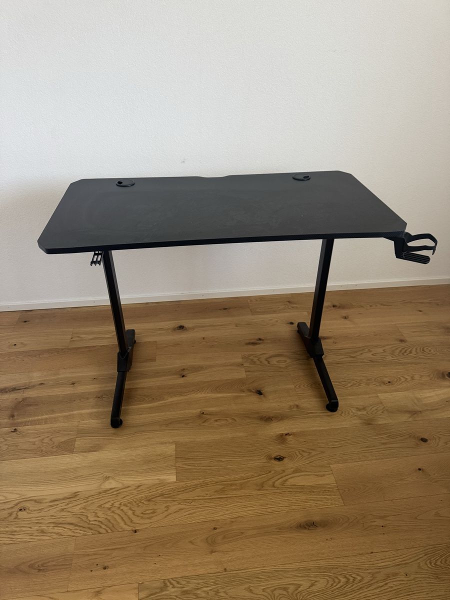Schreibtische: Gamer-Tisch oder für Homeoffice! – Gebraucht aus Frauenfeld von fer_25n7