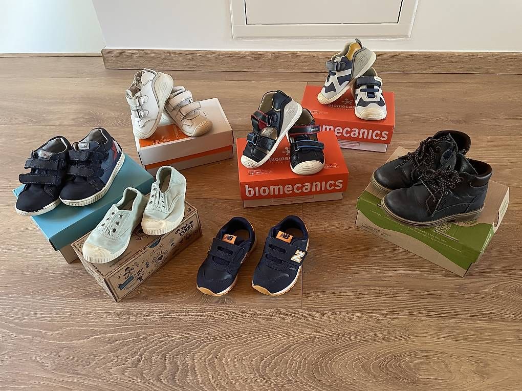 Scarpe per ragazzi: Scarpe da bimbo diversi numeri  – Usato da Gordola venduto da RiPa14 1