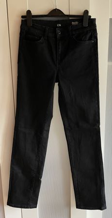 Schwarze C&A Jeans, Gr. 38, neuwertig, sehr bequem!