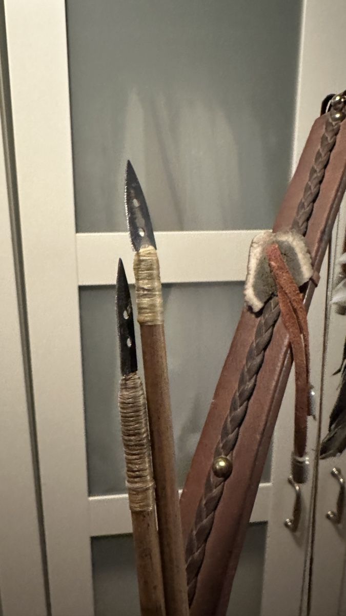Tiro con l'arco: Bogen mit Pfeilen, Leder handgemacht antik Look – Usato da Schönenberg ZH venduto da mic_mks9 3