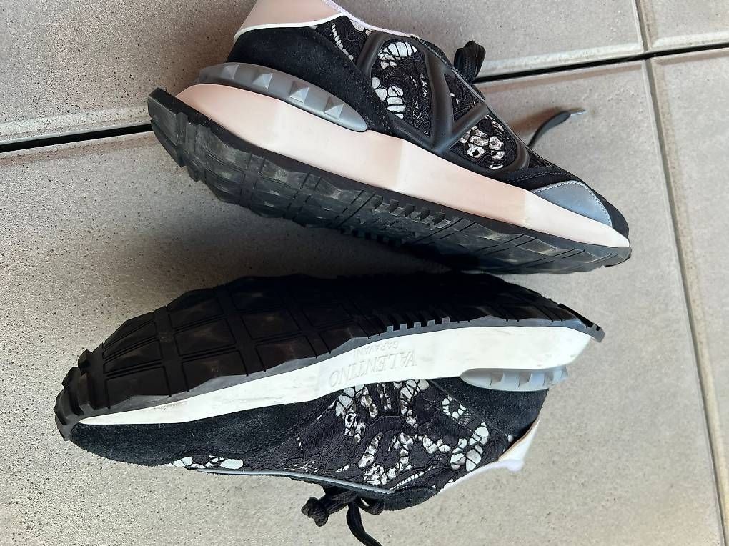 Chaussures femmes: SNEACKERS VALENTINO IN PIZZO – D'occasion à Gentilino par pet_p7fg 1