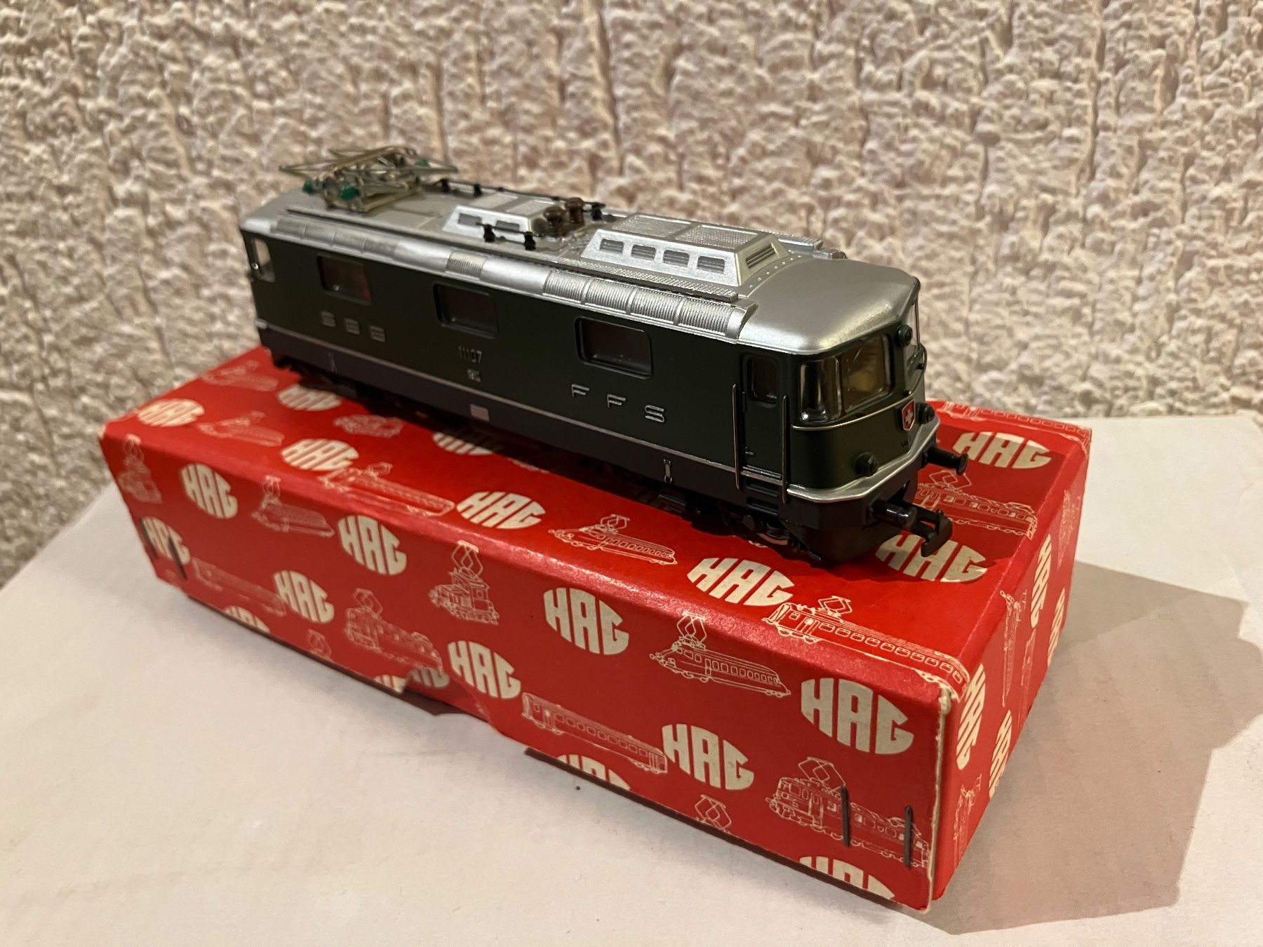 Hag Modellini di ferrovie: HAG Eisenbahn E-Lok  11107 grün – Usato da Schlieren venduto da mvm01 1
