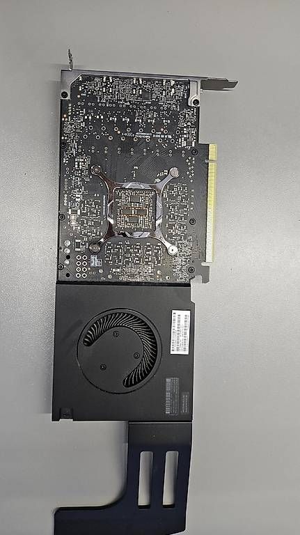 Schede grafiche: Grafikkarte RTX A4000 – Usato da Rüfenach AG venduto da Paede24 2