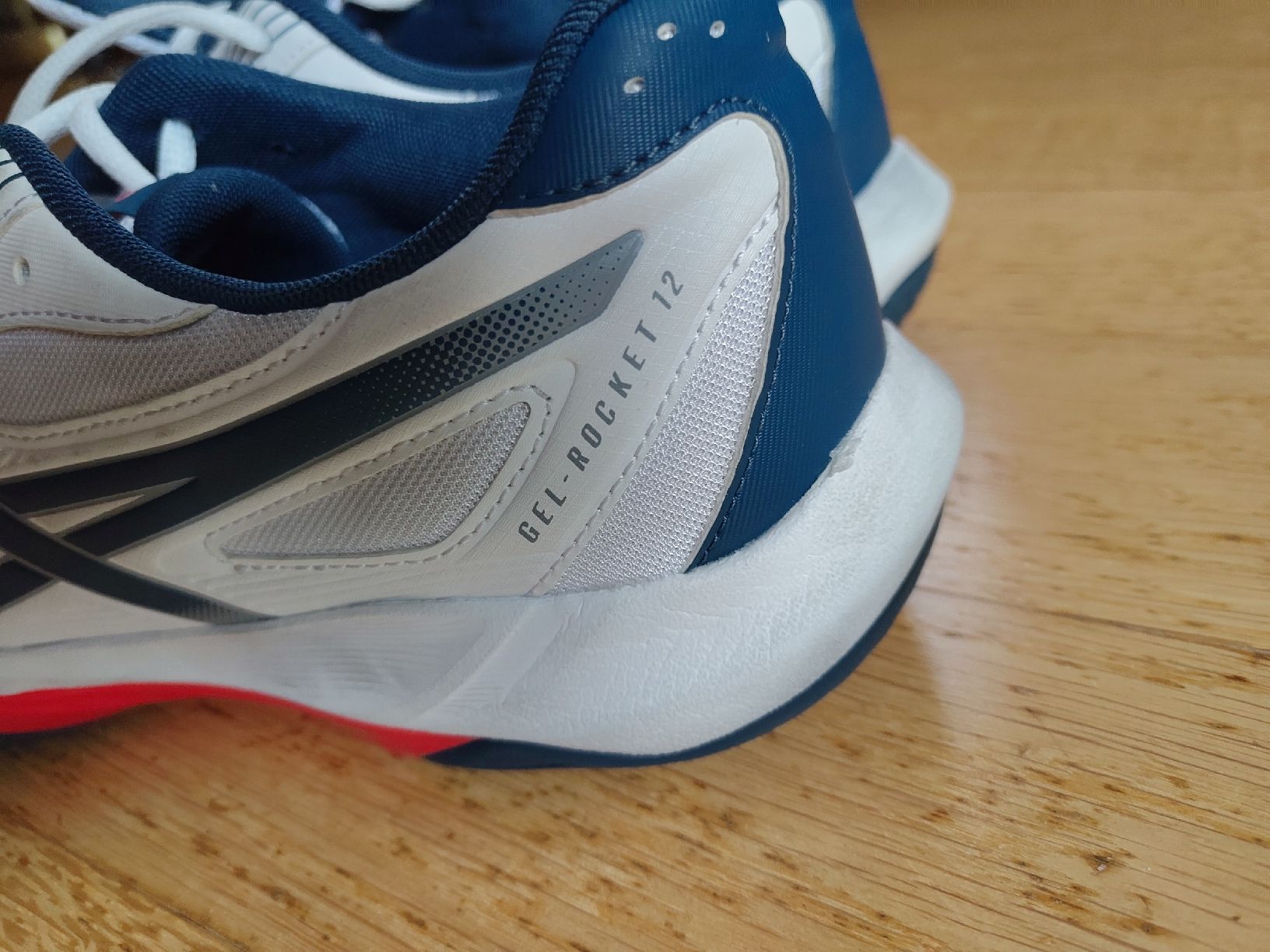 Asics Scarpe da uomo:  Asics Gel-Rocket 12 blac 44 – Nuovo (secondo la descrizione) da Basel venduto da jpu_lf7s 4