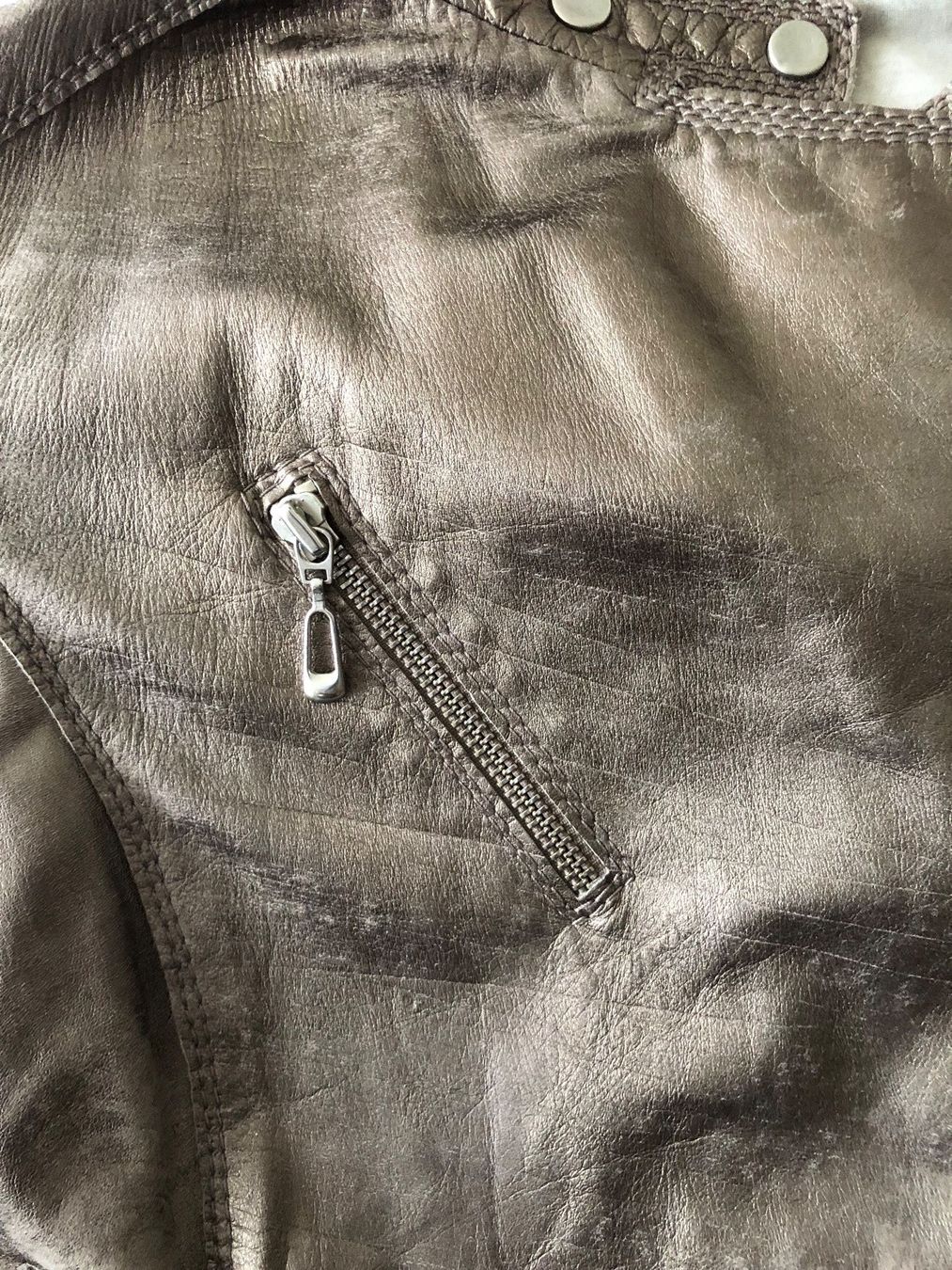 Giacche: Goldene Lederjacke – Usato da Niederhasli venduto da bluedog21 1