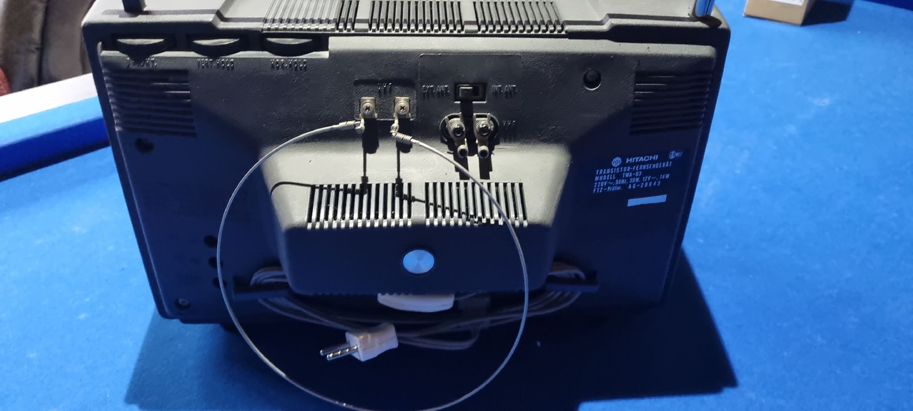 Televisori: Retro Hitachi TWA-63 Transistor-TV, tragbar – Usato da Moosseedorf venduto da dfe_s5hz 3