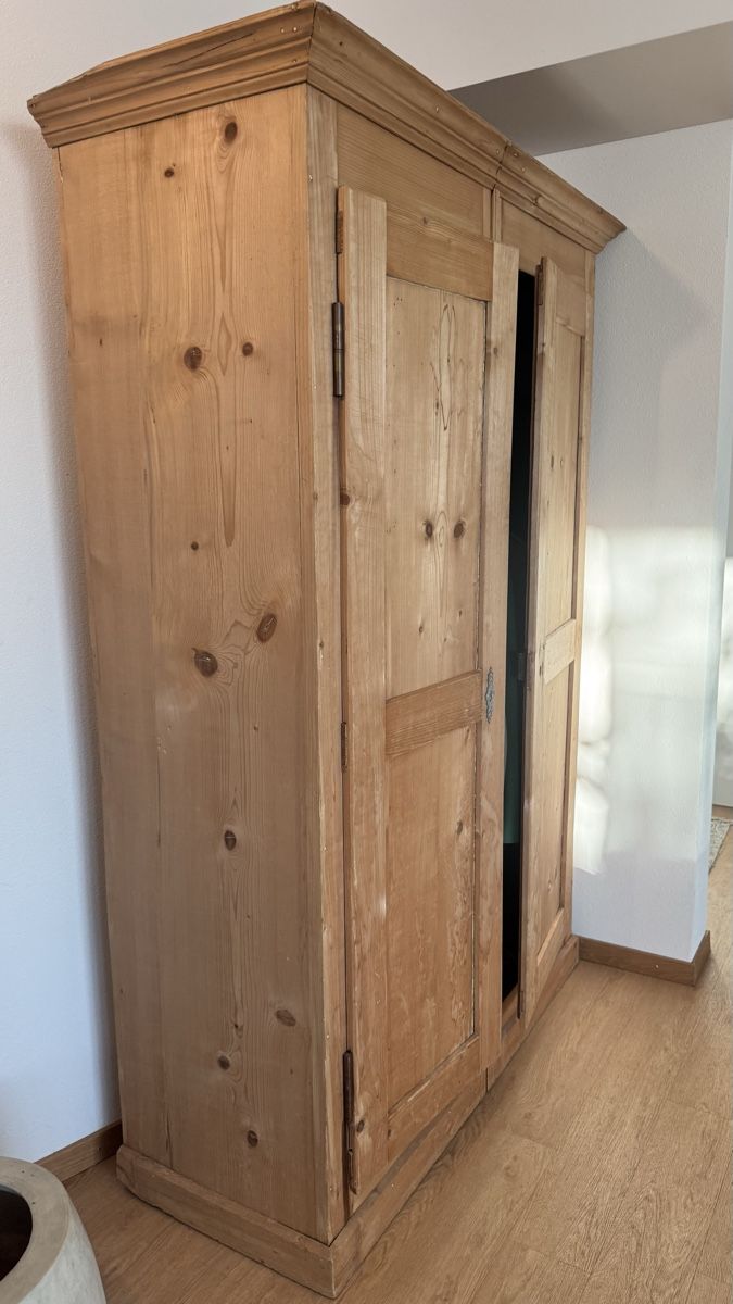 Armadi: Antiker Tannenholz Schrank (Abholung bis 15.06.26) – Usato da St. Niklausen LU venduto da Ispaar 2