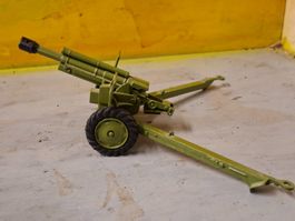 Canon 10,5 , Dinky toys