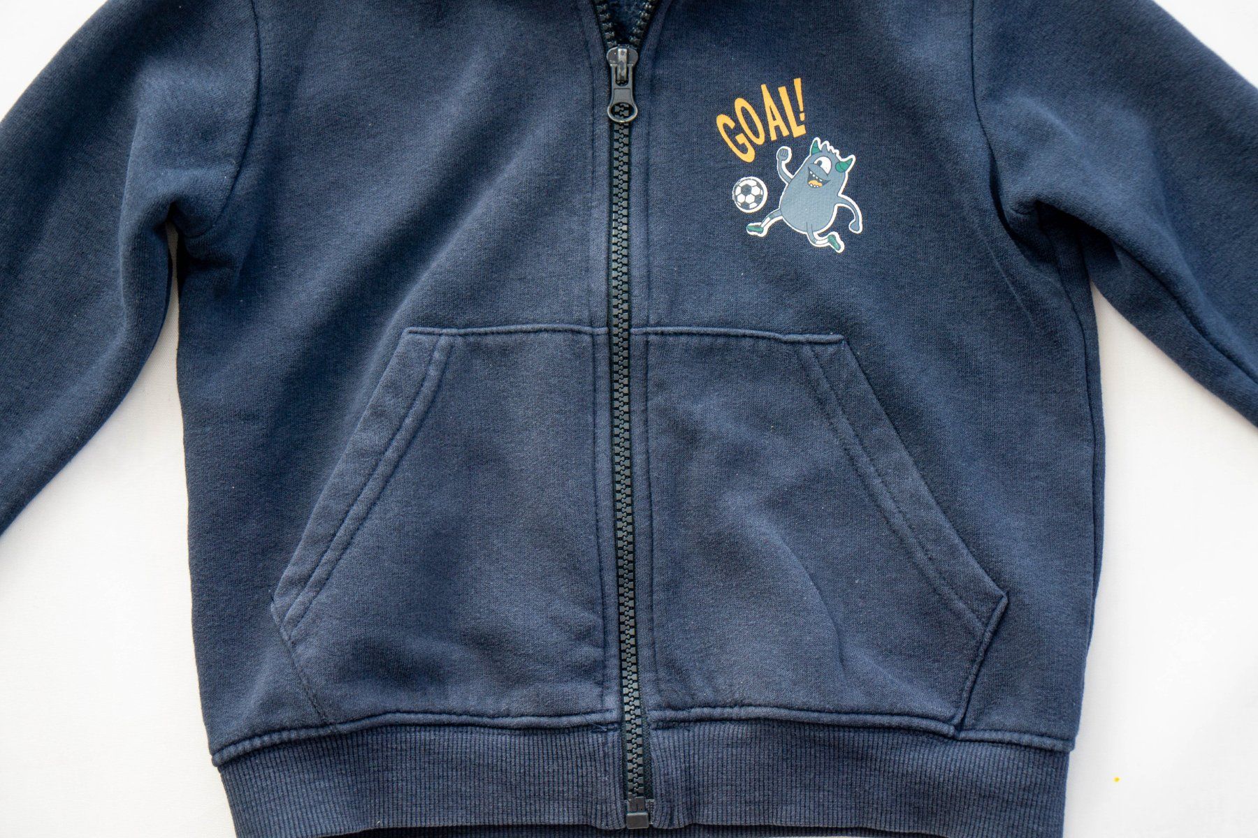 Maglioni & Felpe: Pullover/Sweatshirt - Monster-Zacken - Gr.98 - 3 Jahre – Usato da Zürich venduto da sambaum 2