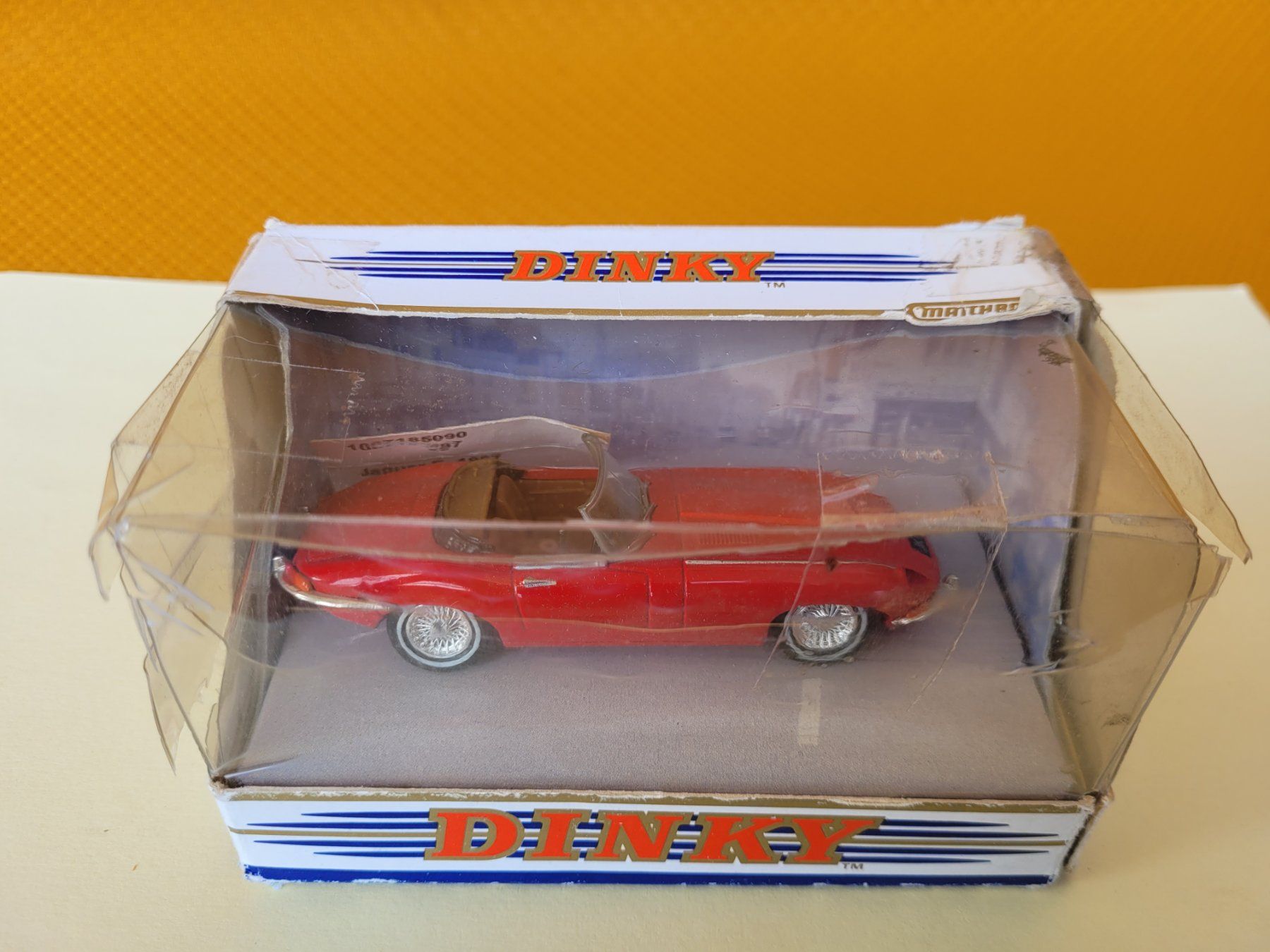 Jaguar Modellini d'auto: Jaguar Type E cabriolet ouvert, Dinky Matchbox  1:43 – Usato da Domdidier venduto da Bimbo57 3