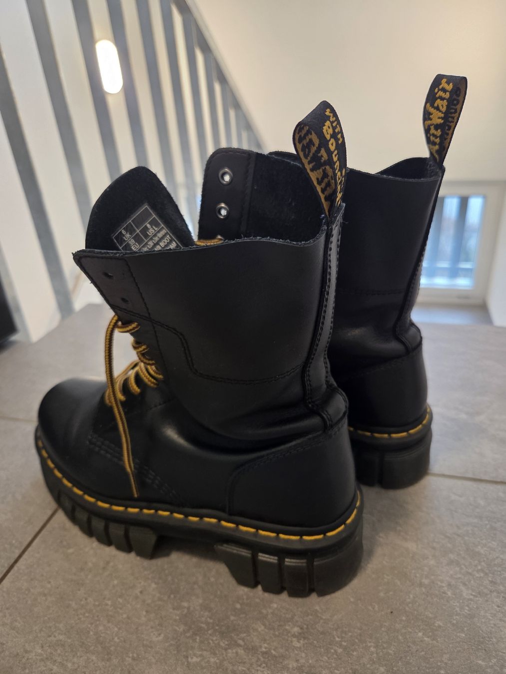 Dr. Martens Scarpe da donna: Dr. Martens Audrick Gr. 39 - robuste Boots schwarz – Usato da Brugg AG venduto da Kitycity 1