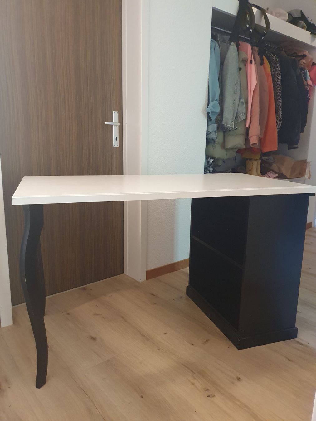 Ikea Schreibtische: Bürotisch, schwarz-weiss – Gebraucht aus Nussbaumen AG von jul_t76k 2