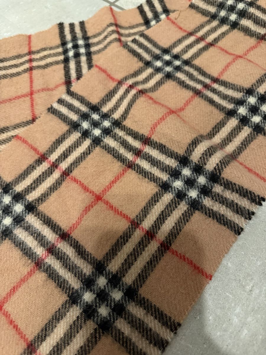 Burberry Foulard & Sciarpe: Burberry schal 100% Lambswool – Usato da Broglio venduto da kira76 1