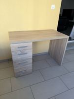 Schreibtisch Holzoptik mit vier Schubladen guter Zustand