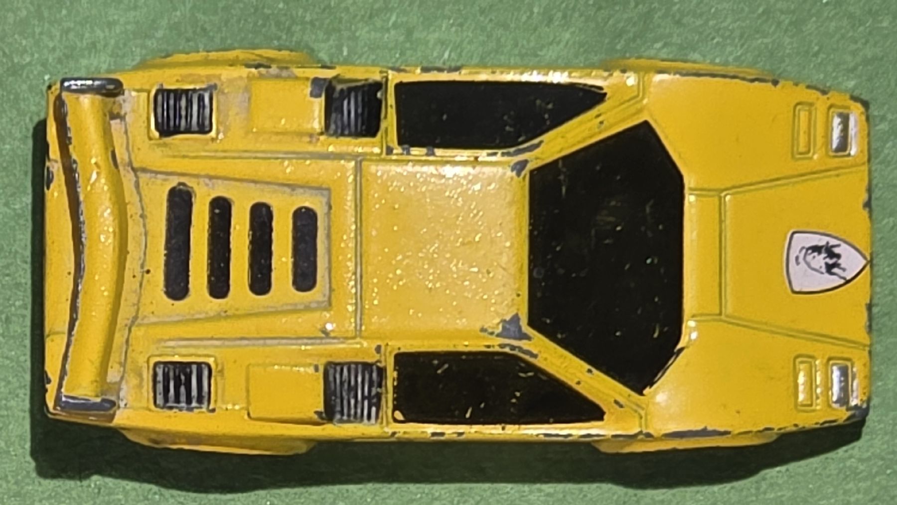 Matchbox Modellini d'auto: Matchbox Superfast Minis 1990 - Lamborghini Countach – Usato da Burgdorf venduto da MIDICLORIAN 2