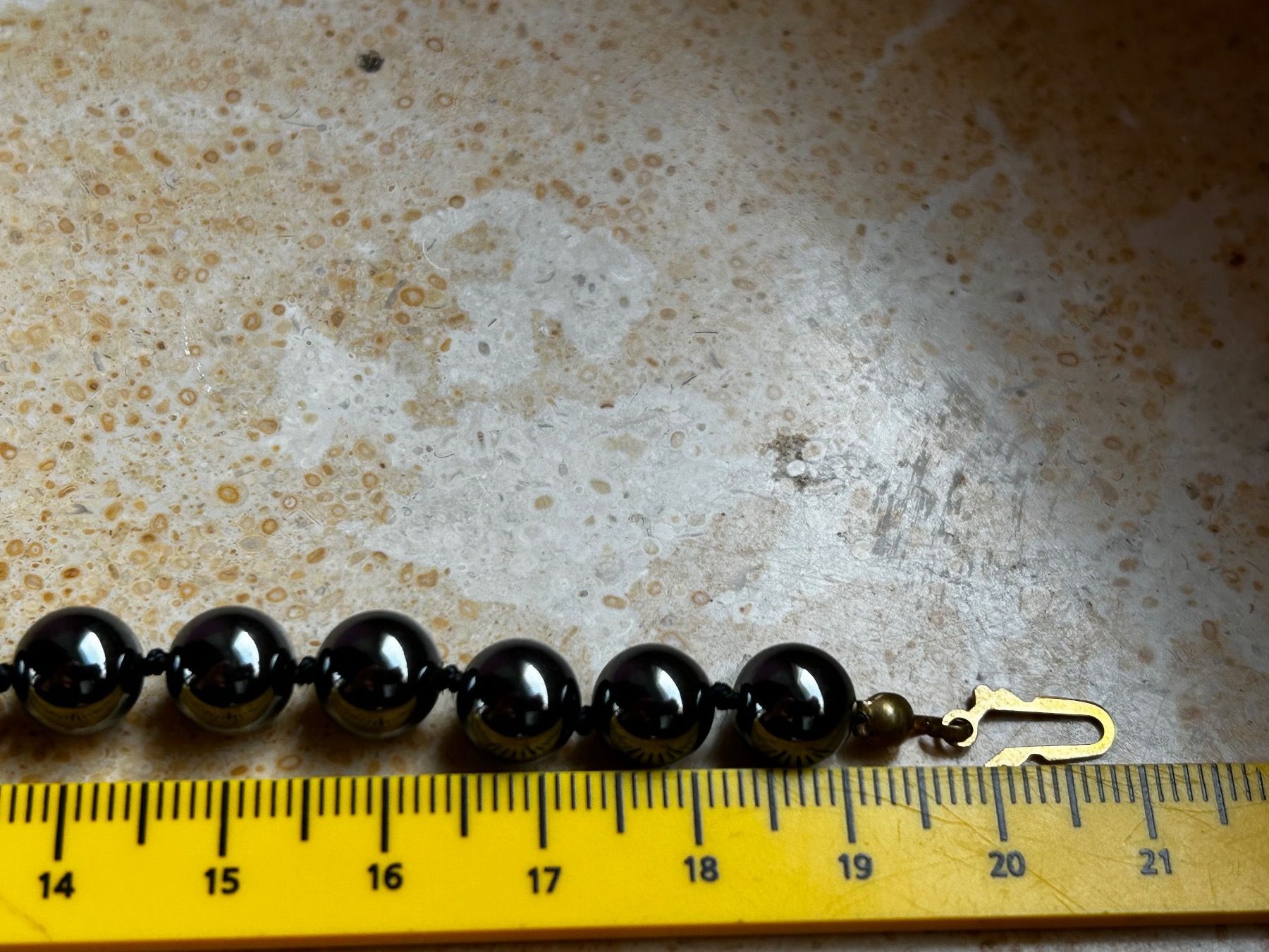 Armbänder & -reifen: Armband Hämatith (19.5 cm) – Gebraucht aus Dittingen von Bellevista 5