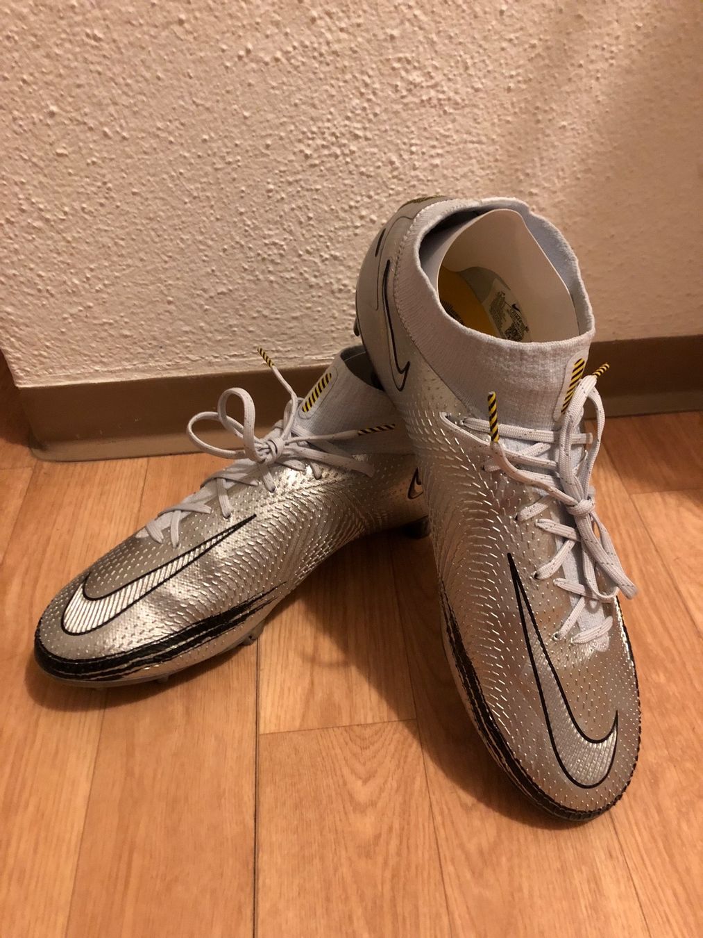 Scarpe da uomo: Nike Scorpion Phantom GT Elite DF SE FG Nockenschuhe – Nuovo (secondo la descrizione) da Dürrenäsch venduto da JFAS