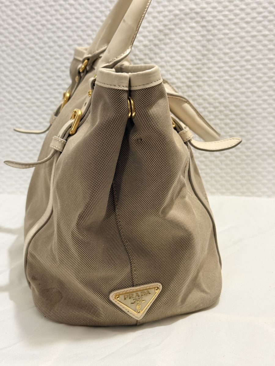 Prada Borse da donna: Prada Tote Bag Beige Canvas Leather Trim – Usato da Geneve venduto da DarlingVintage 3