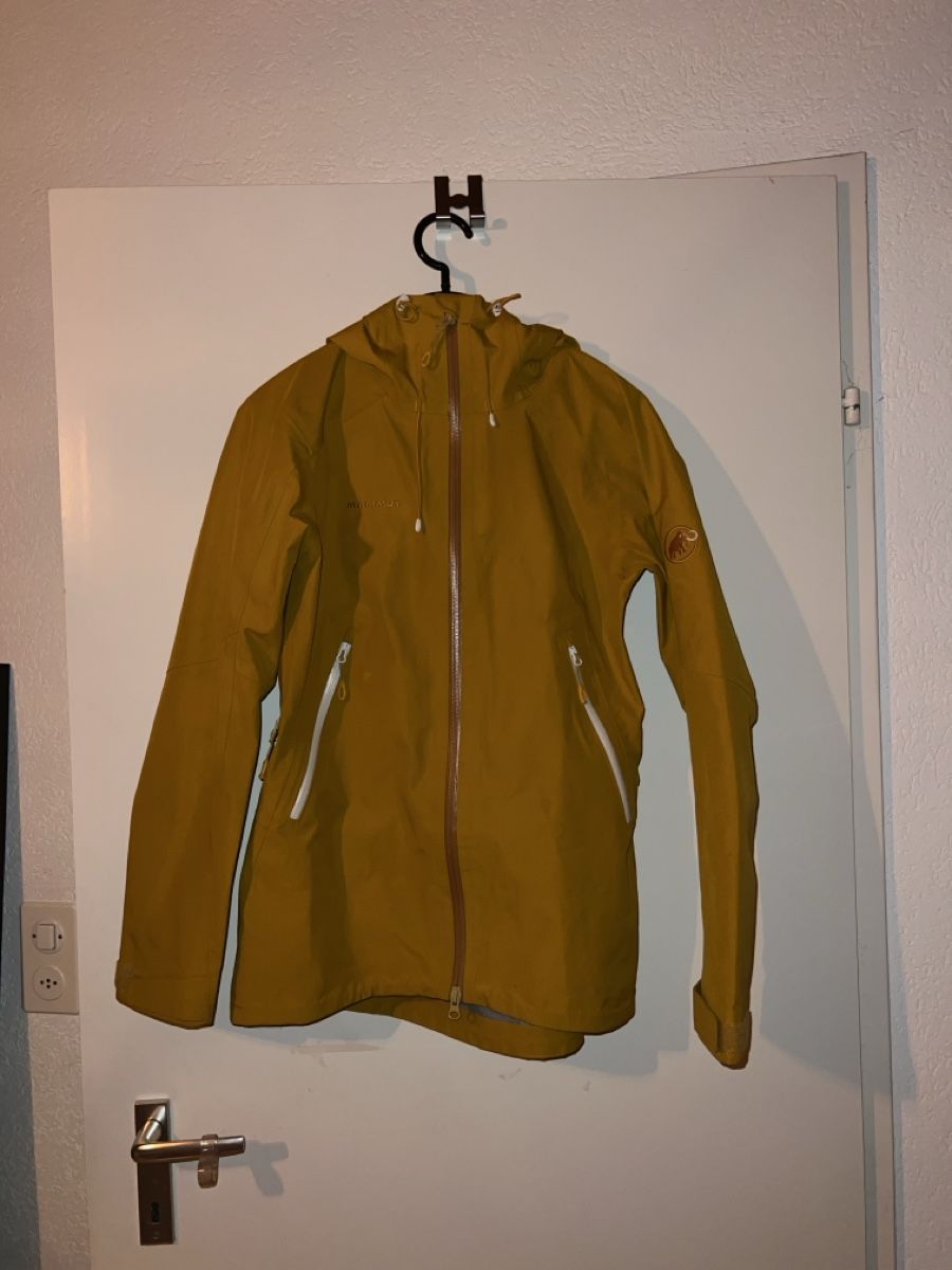 Mammut Vestes: Mammut Hardshelljacke Grösse S Gelb  – D'occasion à Volketswil par she_7twn
