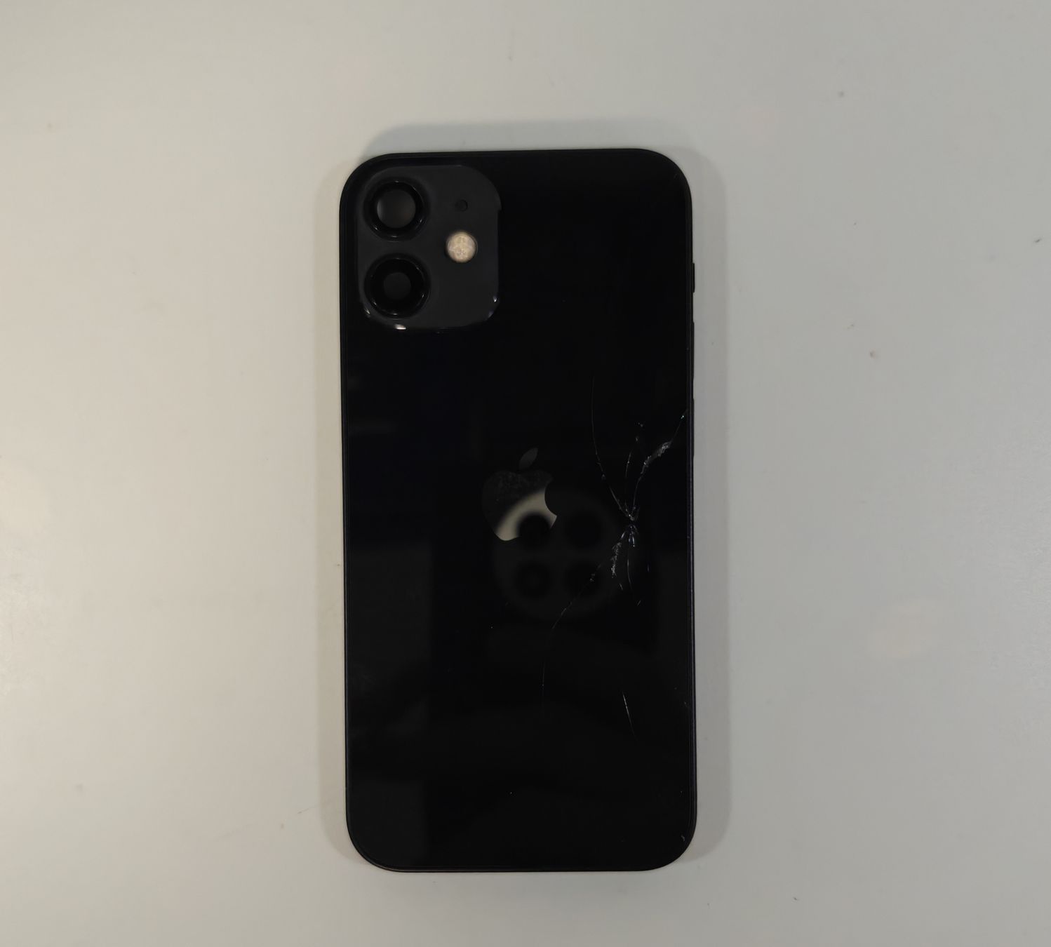 Apple Telefoni cellulari / Smartphones: iPhone 12 mini ohne iCloud Sperrung – Difettoso da Ehrendingen venduto da Rocky985