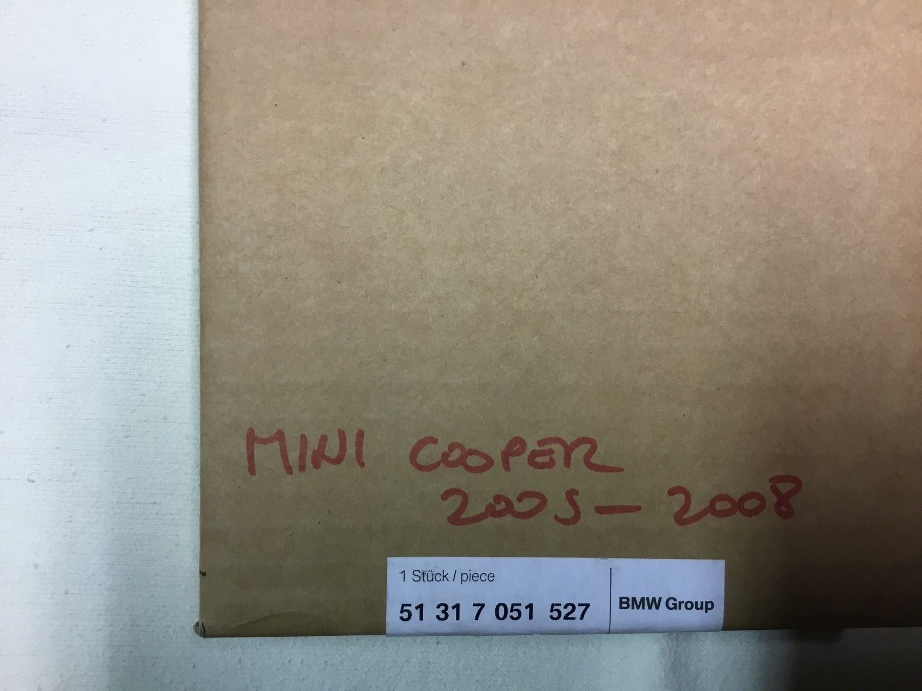 Mini Tutti pezzi di ricambio auto: Mini Cooper  /Abdeckung Frontscheibe/51317051527 – Nuovo e nell'imballaggio originale da Brigerbad venduto da dendo123 1
