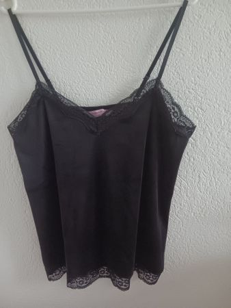 Schickes Top mit Spitze, schwarz, neuwertig, Grösse L