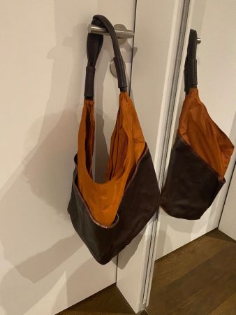 grosse Handtasche im Beutel-Look aus braunem Leder und Stoff