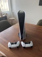 PlayStation 5 (PS5) Disc Version mit 2 Controler