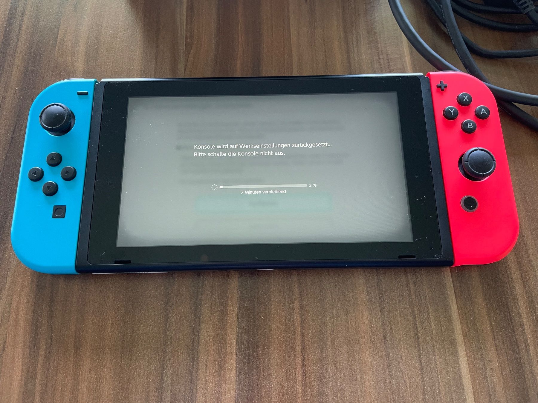 Nintendo Console: Nintendo Switch Konsole rot/blau – Usato da Gattikon venduto da Sunfloor 4