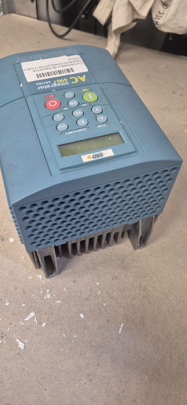 Convertitori: convertisseur de fréquence 3ph - 1,5 kW – Nuovo (secondo la descrizione) da Berlens venduto da ETE68 3