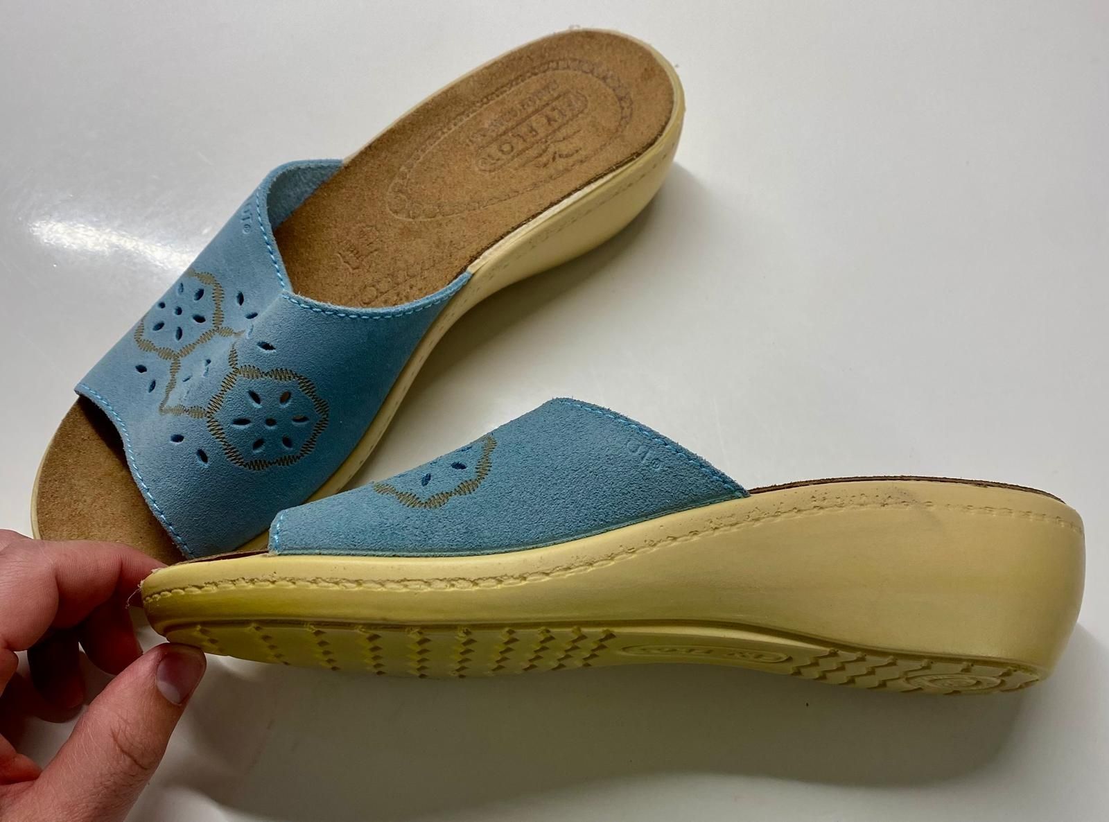 Scarpe da donna: Fly Flot hellblaue Pantoletten, Grösse 39 – Usato da Krauchthal venduto da SamsPuce 1