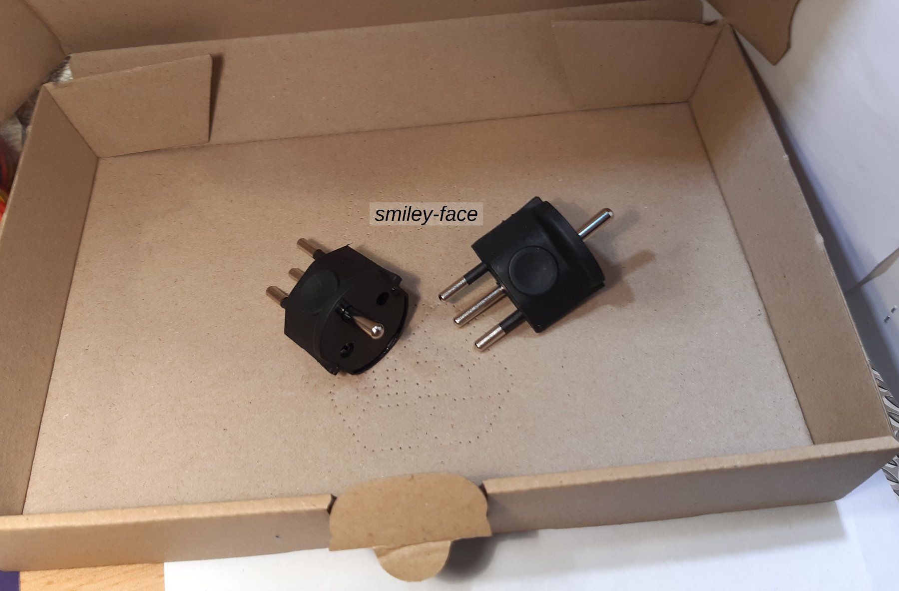 Unità & Adattatore: 2 Stück Netz - Adapter EU zu Schweizer Steckdose Neu – Nuovo e nell'imballaggio originale da St. Margarethen TG venduto da Smiley-Face 2