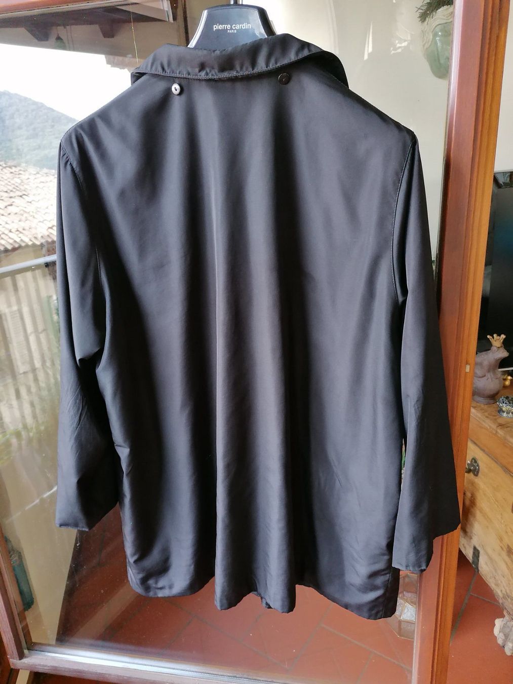 Cappotti: Kurz Mantel schwarz xxl – Usato da Bedigliora venduto da Dolcezza0 3