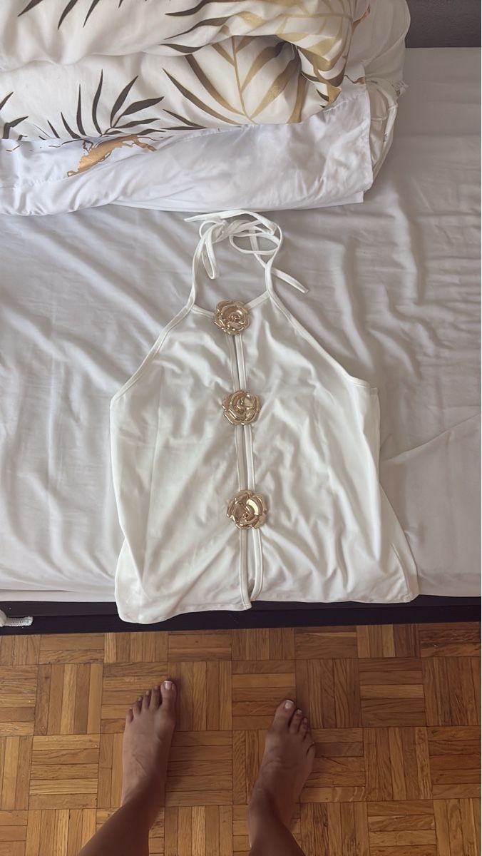 Tops: Top blanc ornée de roses dorées taille S – Neu (gemäss Beschreibung) aus Genève von emi_rrq8