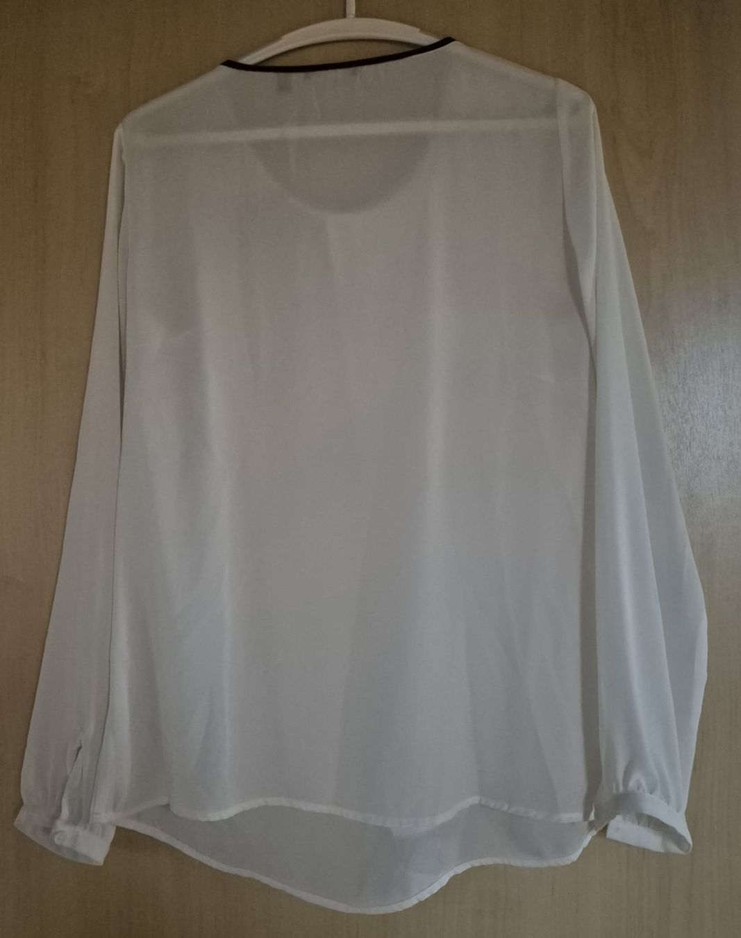 Blusen: Weisse Bluse – Gebraucht aus Schwanden i. E. von romikh 1