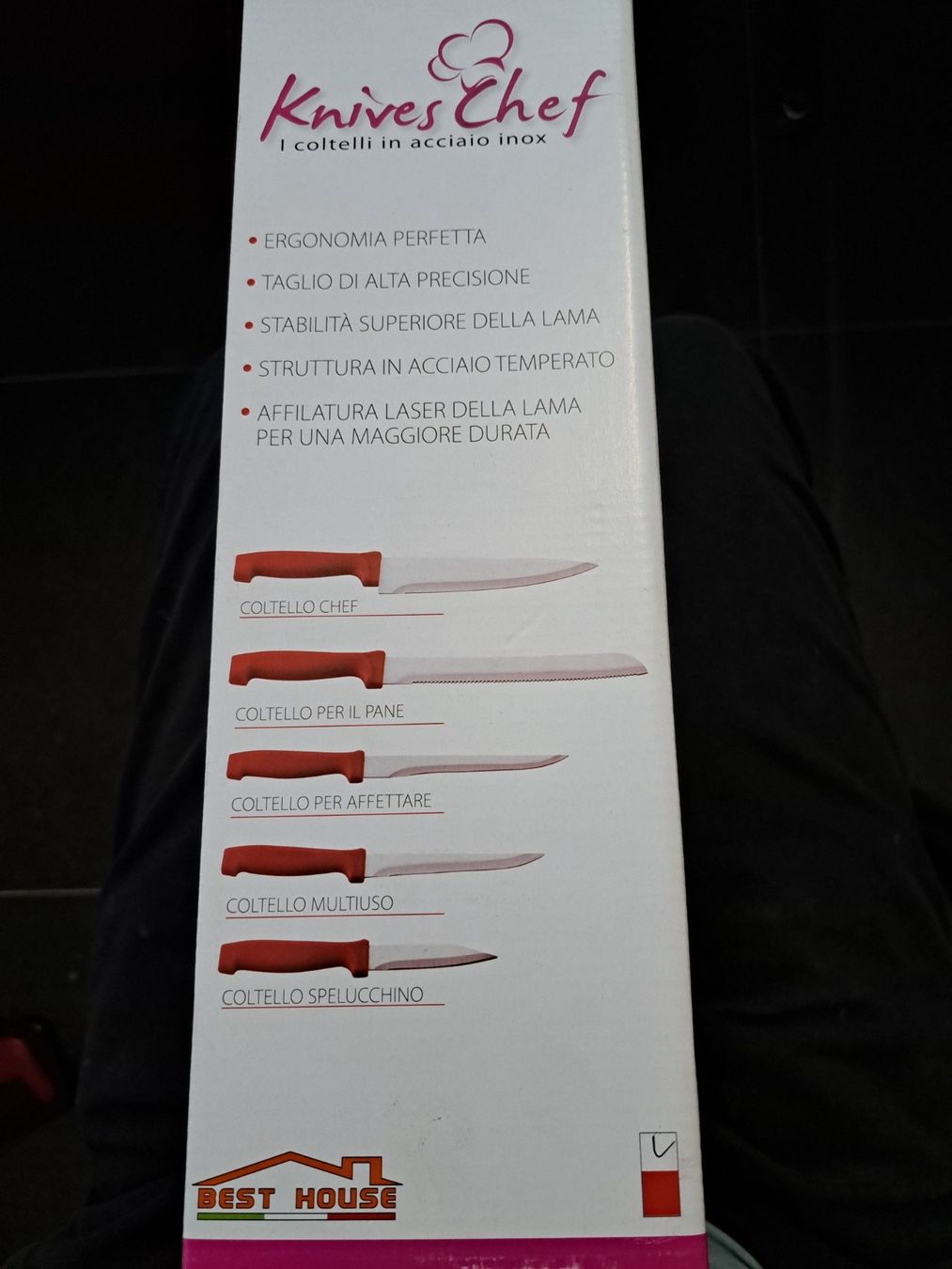 Messer: Messerset mit 5 Messern  und einem Sockel Rot – Neu (gemäss Beschreibung) aus Reiden von Shop-Sale 1