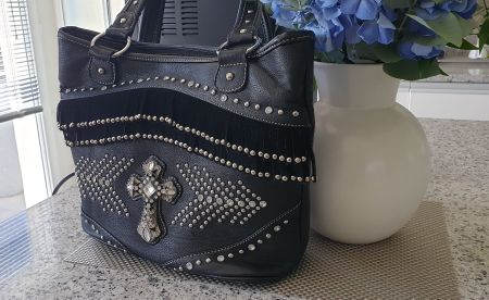 Sac à main noir orné de strass et clous femme