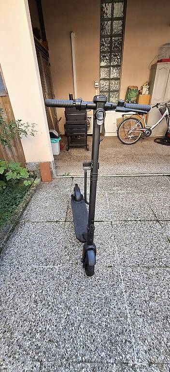 Kickboard: Monopattino elettrico VMAX VX5 – Usato da Mendrisio venduto da van_x6zw