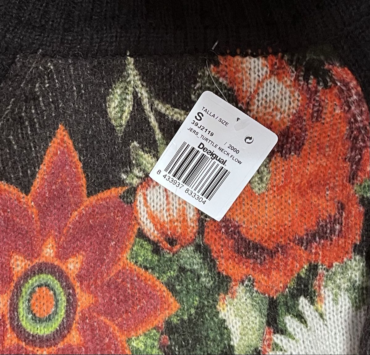 Desigual Maglioni & Felpe: Desigual Rollkragenpullover schwarz Blumen neuwertig – Nuovo (secondo la descrizione) da St. Gallen venduto da Starlord77 2
