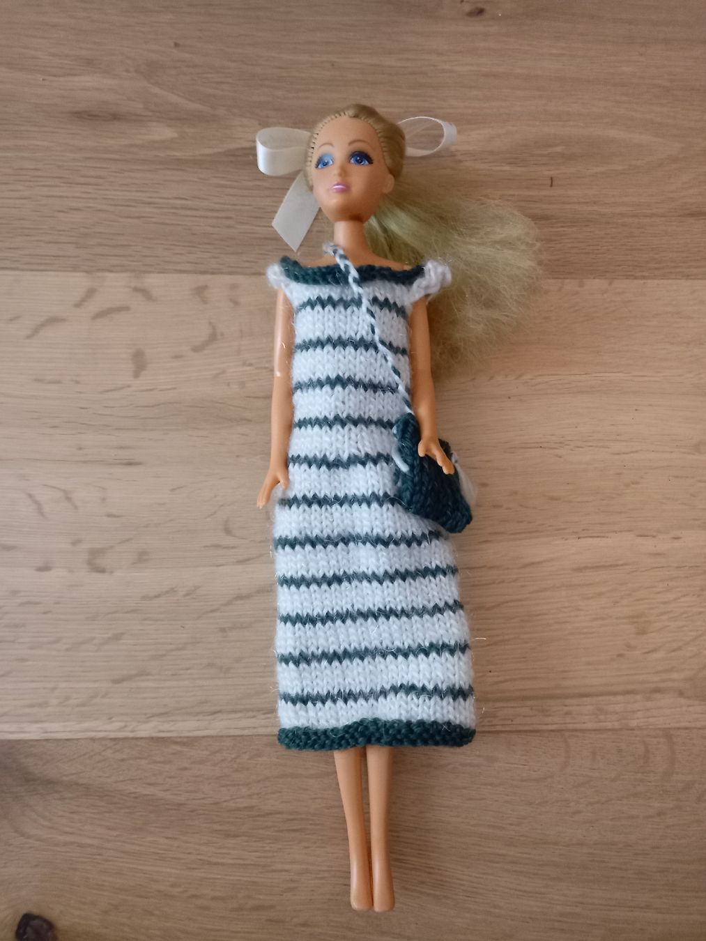 Bambole: Puppe mit selbst gestricktem Kleid – Nuovo (secondo la descrizione) da Aarburg venduto da chregi79