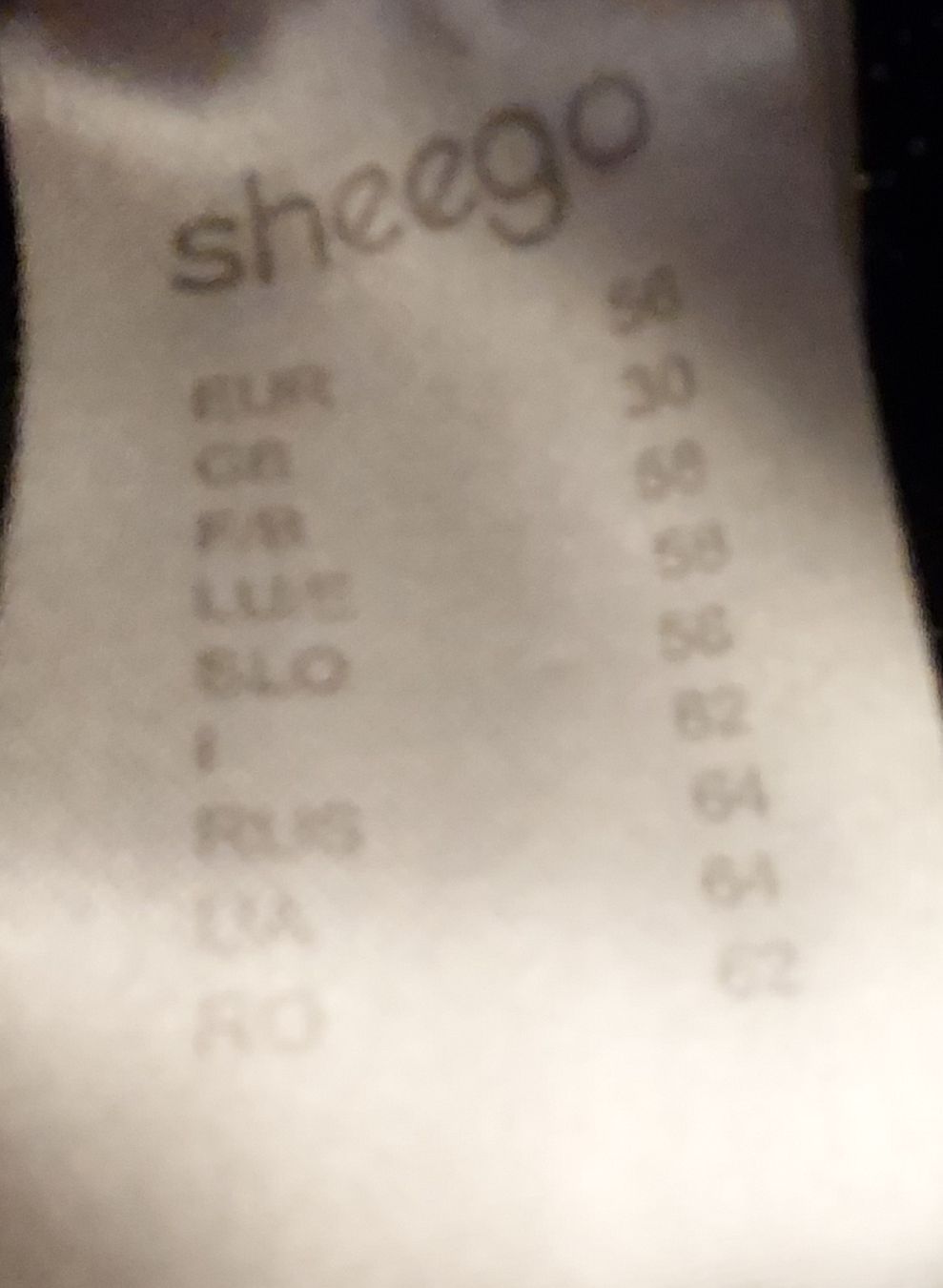 Top: Sheego Top, schwarz, Gr. 56,  Glitzer – Usato da Birsfelden venduto da Randy-1 3