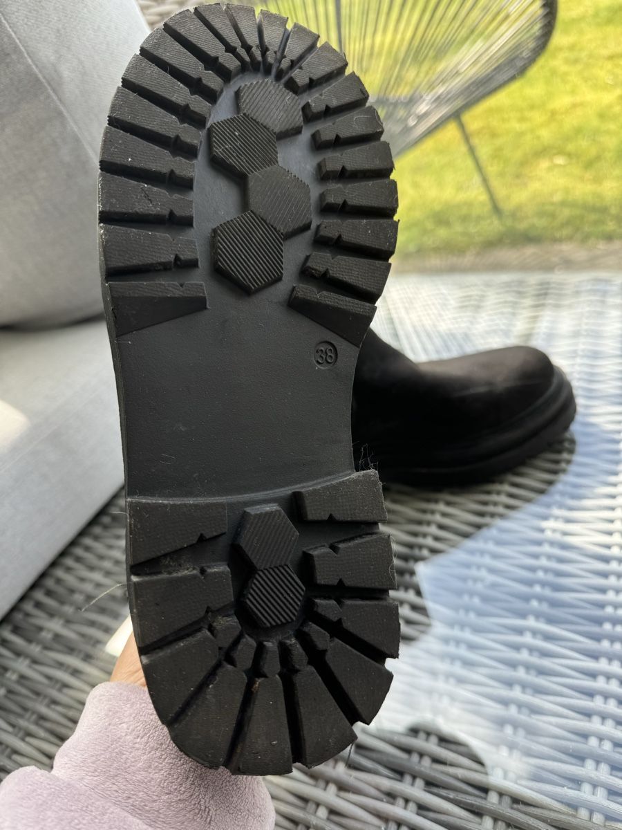 Dosenbach Damenschuhe: Schwarze Chelsea Boots Gr. 38 – Gebraucht aus Olten von bir_k96n 4
