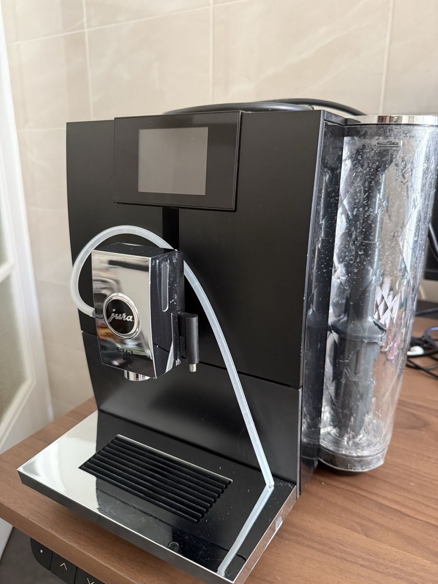 Jura Macchine per caffè & Macchine per espresso: Jura Ena8 Coffee Machine – Usato da Genève venduto da cat_8jbv 1
