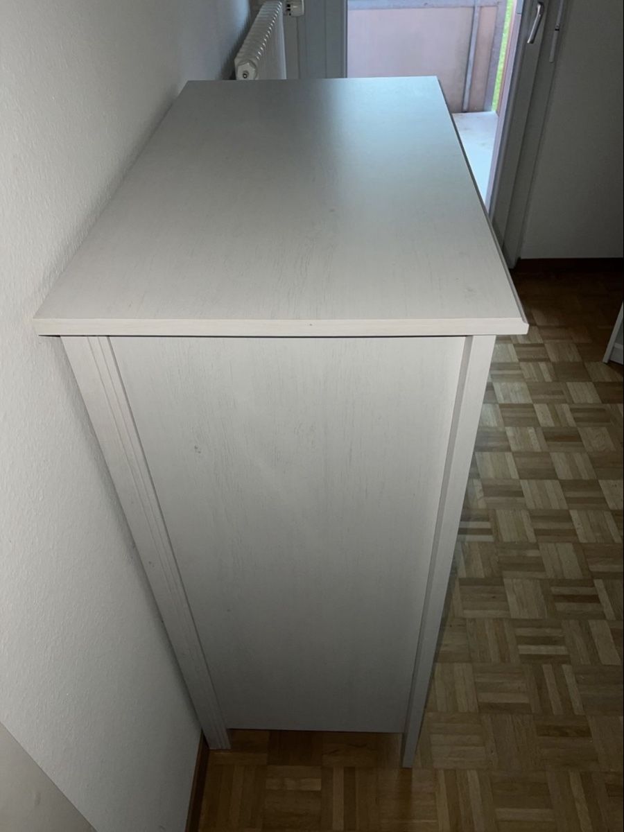 Cassettiere: IKEA Kommode mit 4 Schubladen – Usato da Fehraltorf venduto da milady 3
