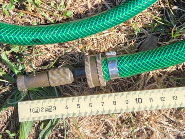 Tubi & Tubi flessibili: Gartenschlauch 20m / Messinganschluss / verstellbare Düse – Usato da Dietikon venduto da Grishnak 2