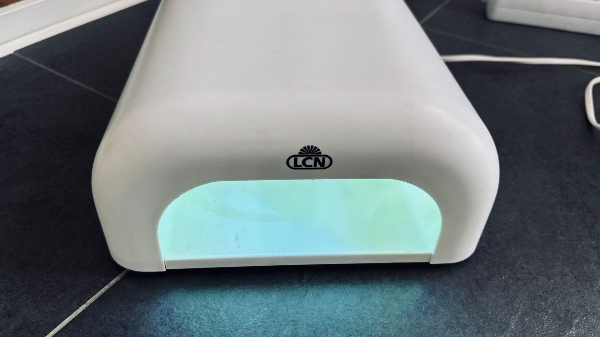 Lampade: UV Polymerisationsgerät LCN – Usato da Basel venduto da NellyBotti 2